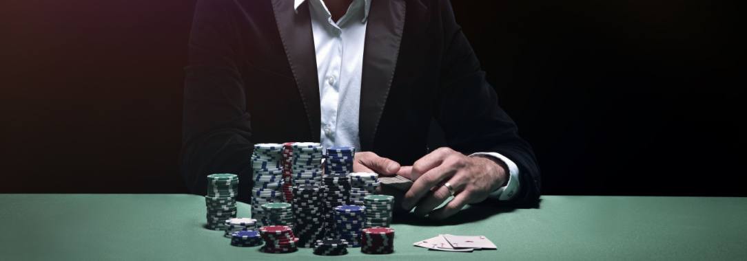 Is poker reserved for pros? The answer is NO! See how you can become a skilled player in our Juicy Stakes poker review.
